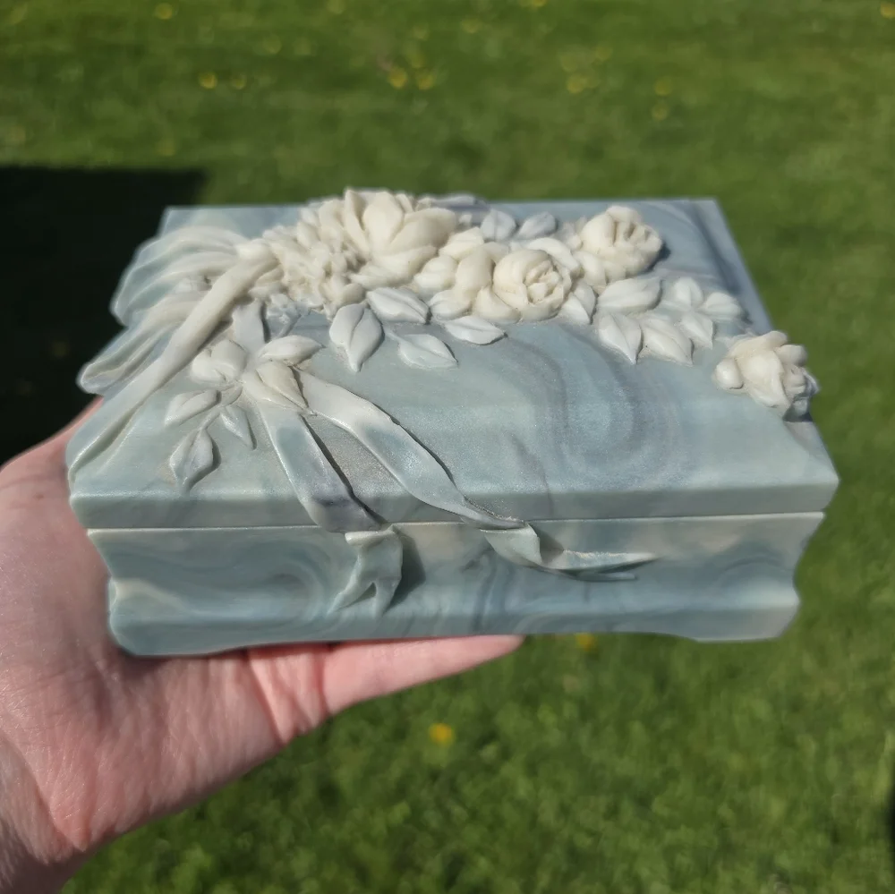 Avondale Crushed Glass Box Velvet Lined - Floral - Vintage Roses Blue